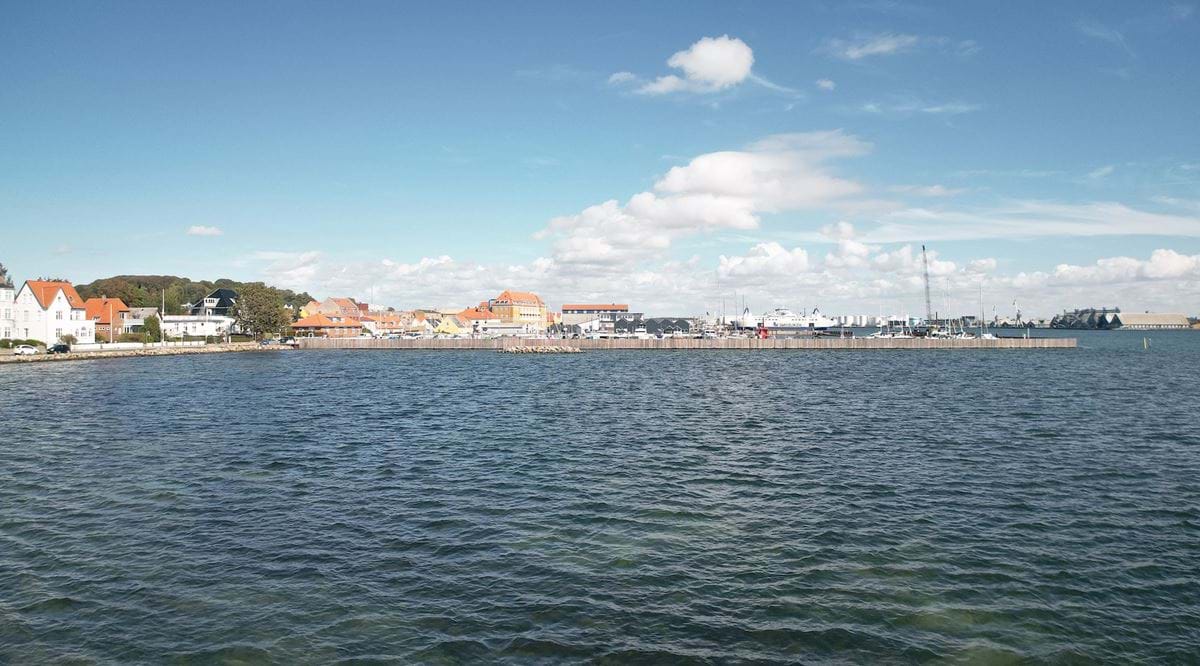 Billede af de eksisterende forhold på havneparken set fra vest mod øst