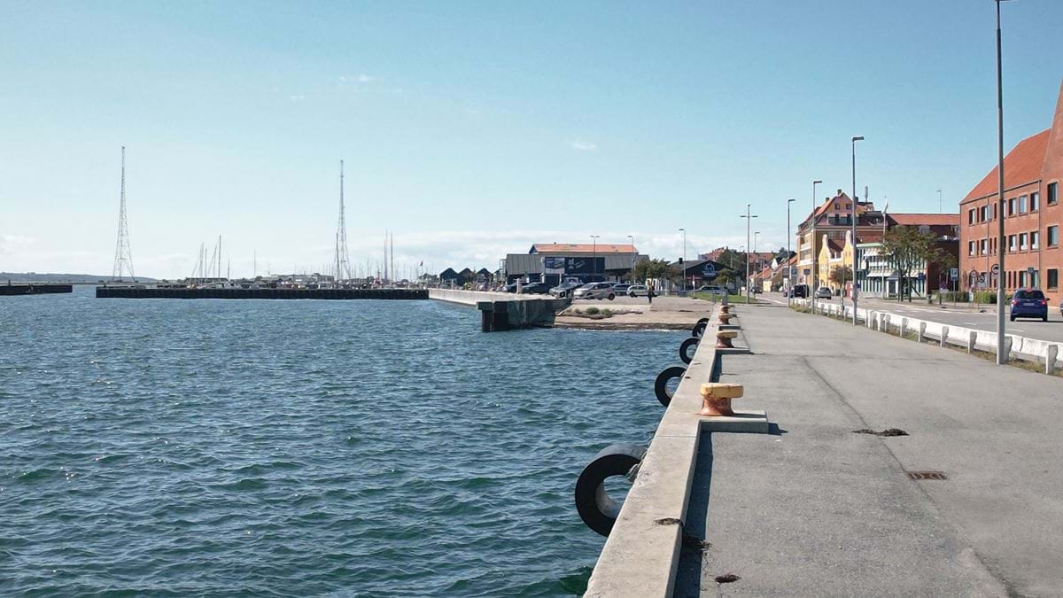 Billede af de eksisterende forhold på havneparken set fra øst mod vest